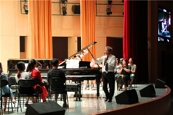 2017051606534345.jpg 赵晓生先生来我院开展交流活动