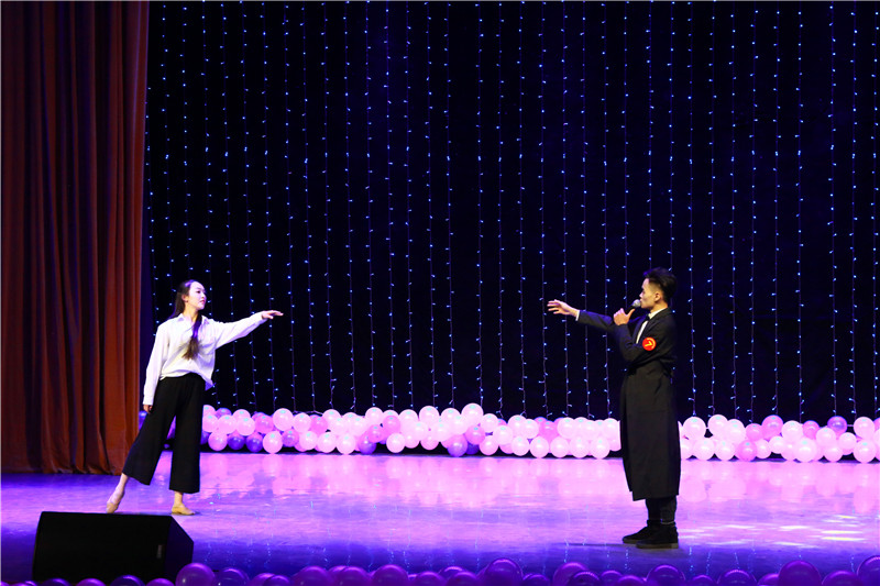 2017122111224811.jpg “浉水欢歌”校园歌手大赛举办