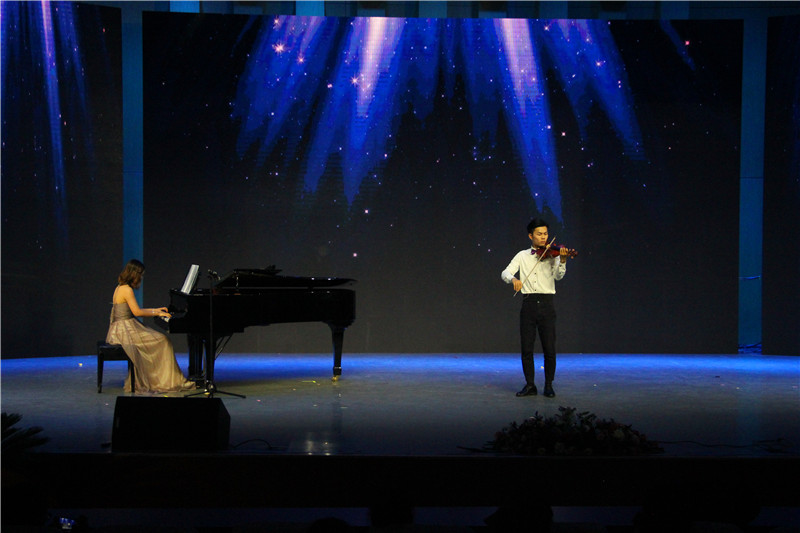 2017061209043689.jpg 我院举办学生会欢送毕业生文艺晚会