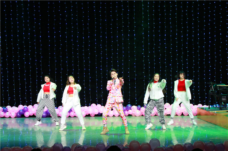 2017122111224813.jpg “浉水欢歌”校园歌手大赛举办