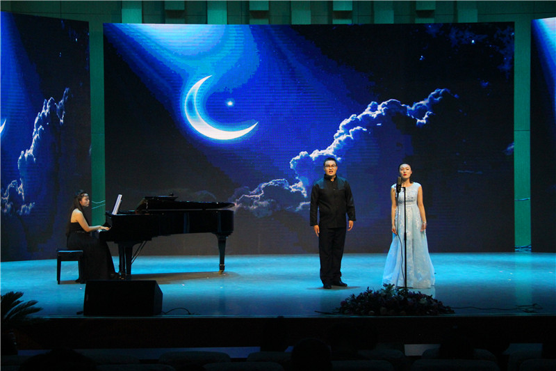 2017061209043647.jpg 我院举办学生会欢送毕业生文艺晚会